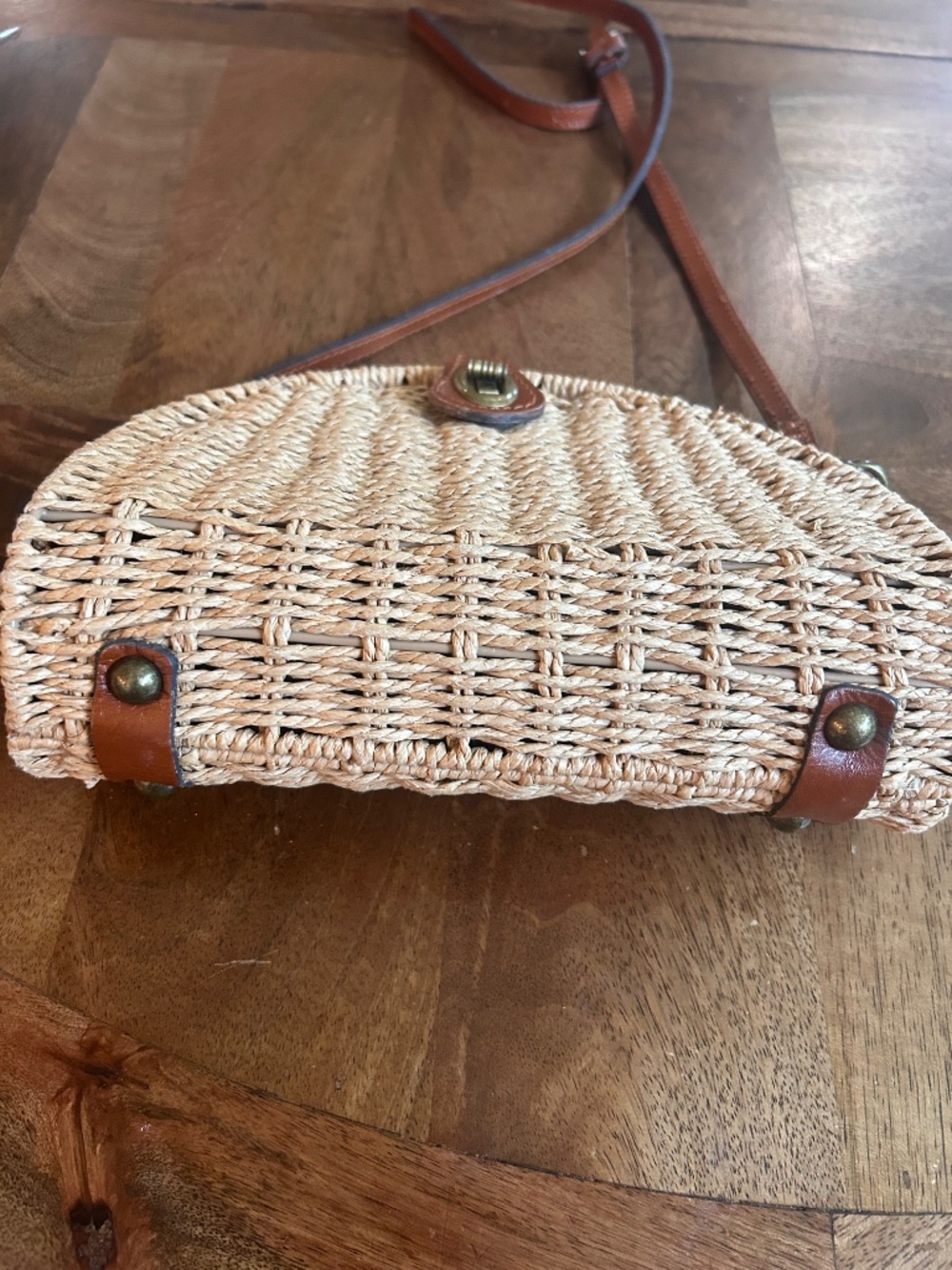 Beautiful Boho Patricia Nash Woven Crossbody Purse With Rattan Design & Leather - Picture 7 of 10